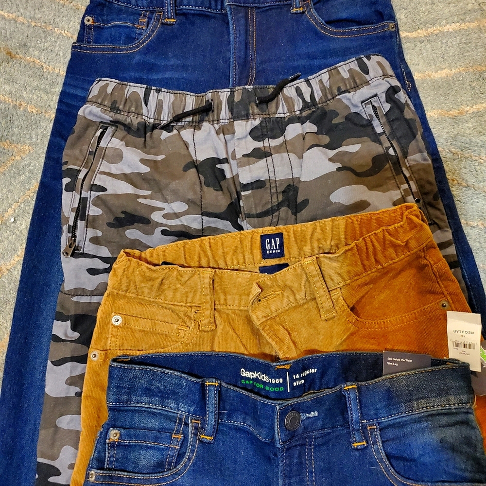 4 pair GAP Boys sz 14. Slim straight.